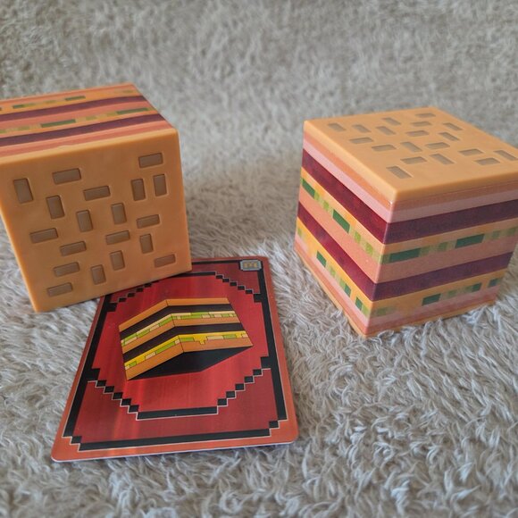 McDonald’s Happy Meal Burger Cubes – set of 2 + card - Picture 2 of 3